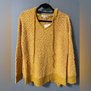 NWT Miracle Popcorn Chenille Sweater Hoodie in Yellow. Size M/L